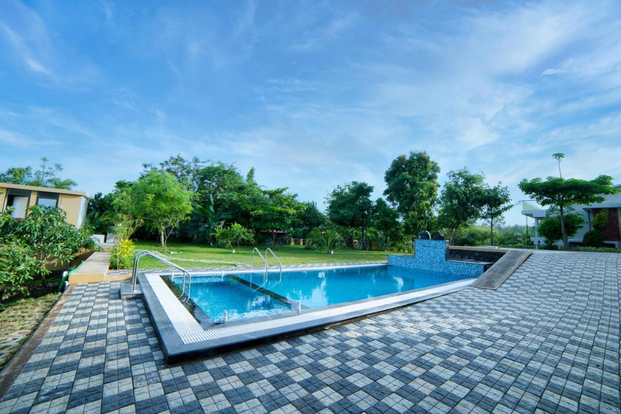 Grape County Eco Resort & Spa, Nashik Eksteriør billede
